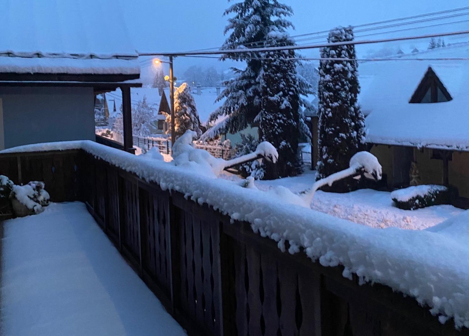 Villa Domcek V Strani Mýto pod Ďumbierom Esterno foto
