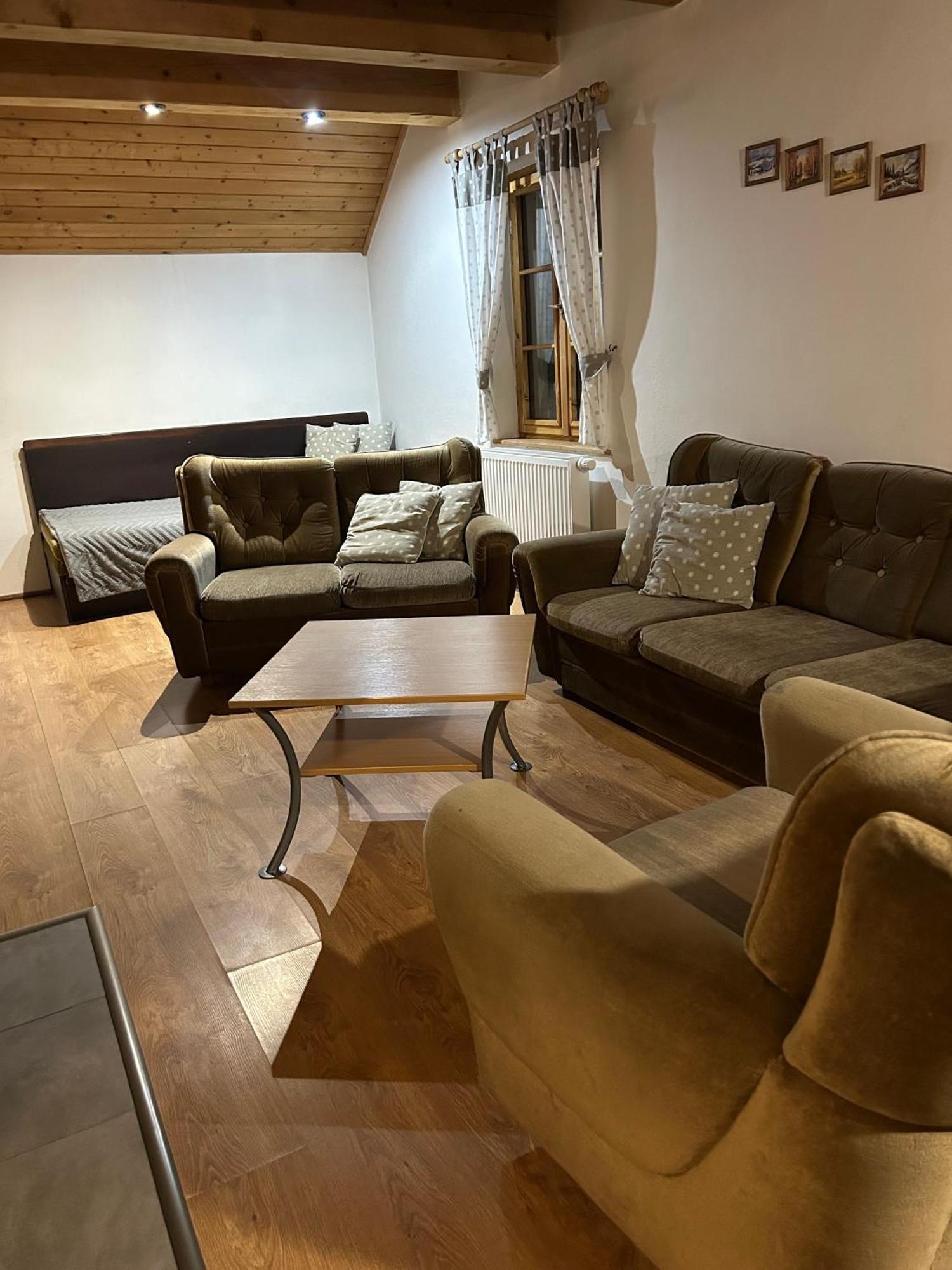 Villa Domcek V Strani Mýto pod Ďumbierom Esterno foto