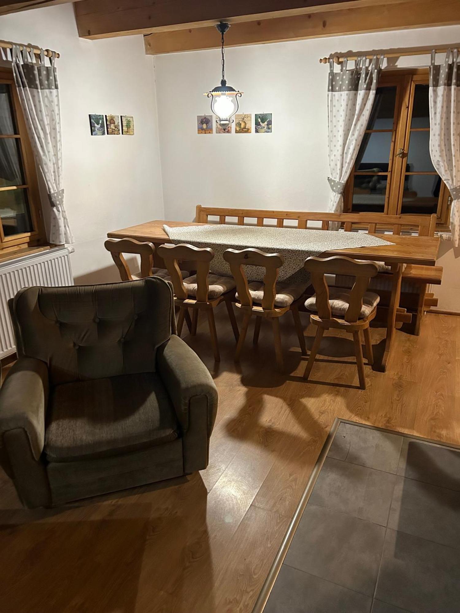Villa Domcek V Strani Mýto pod Ďumbierom Esterno foto