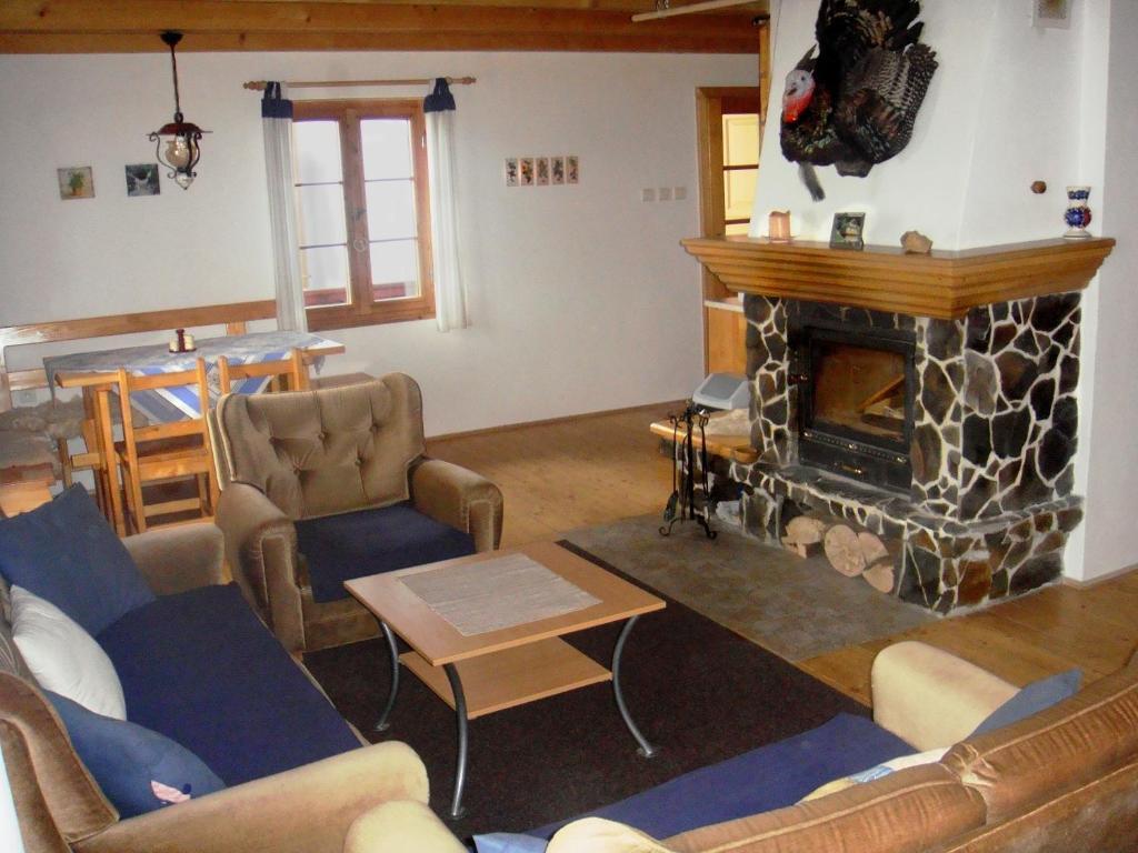 Villa Domcek V Strani Mýto pod Ďumbierom Esterno foto